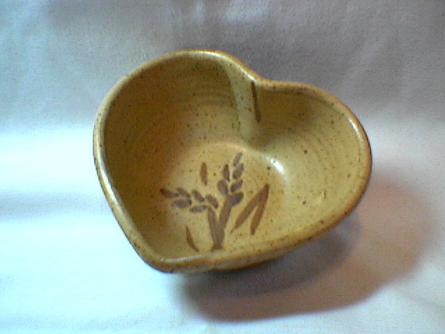 Heart stoneware pottery kitchen  candy trinket bowl dish earthenware wheat motif