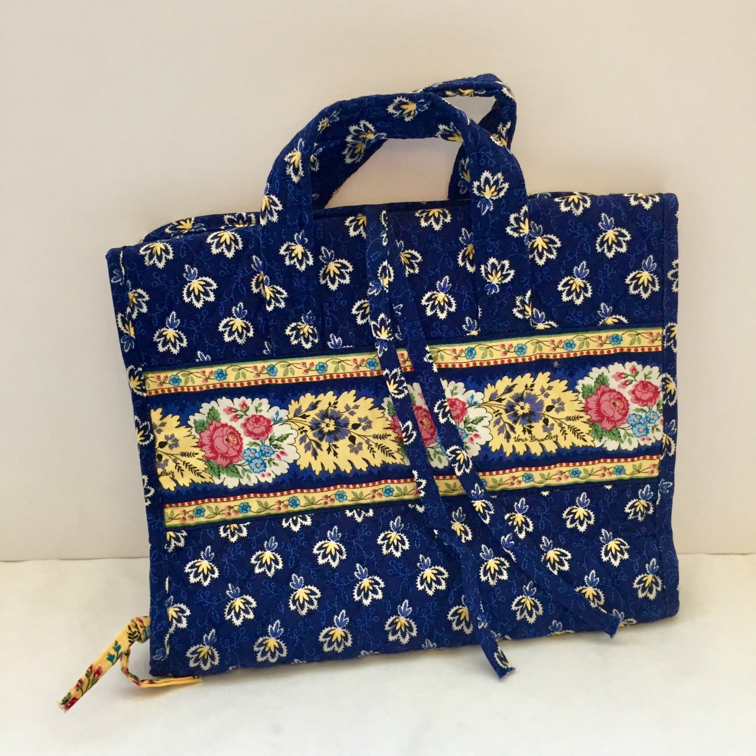 Vera Bradley Hanging Travel Organizer in Maison Blue vintage tri-fold ...