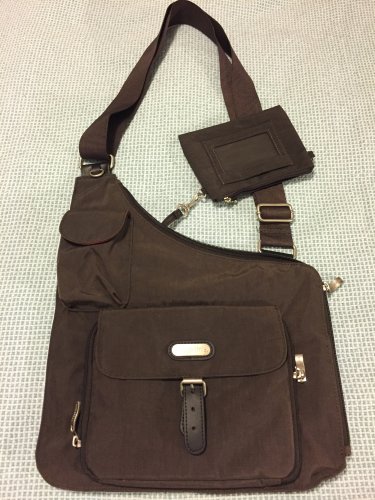 Baggallini crossbody shoulder bag Espresso brown . Attached zip