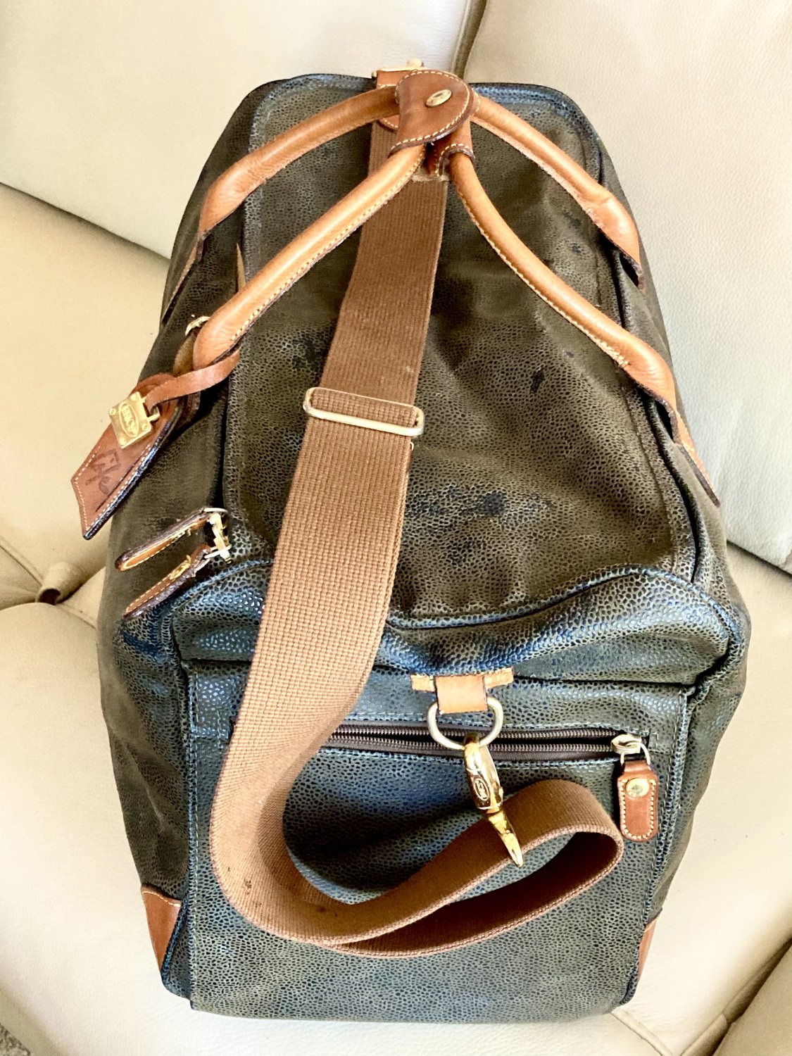 Bric's Life Weekender Duffel carryon satchel leather weekend bag Italy. Olive brown