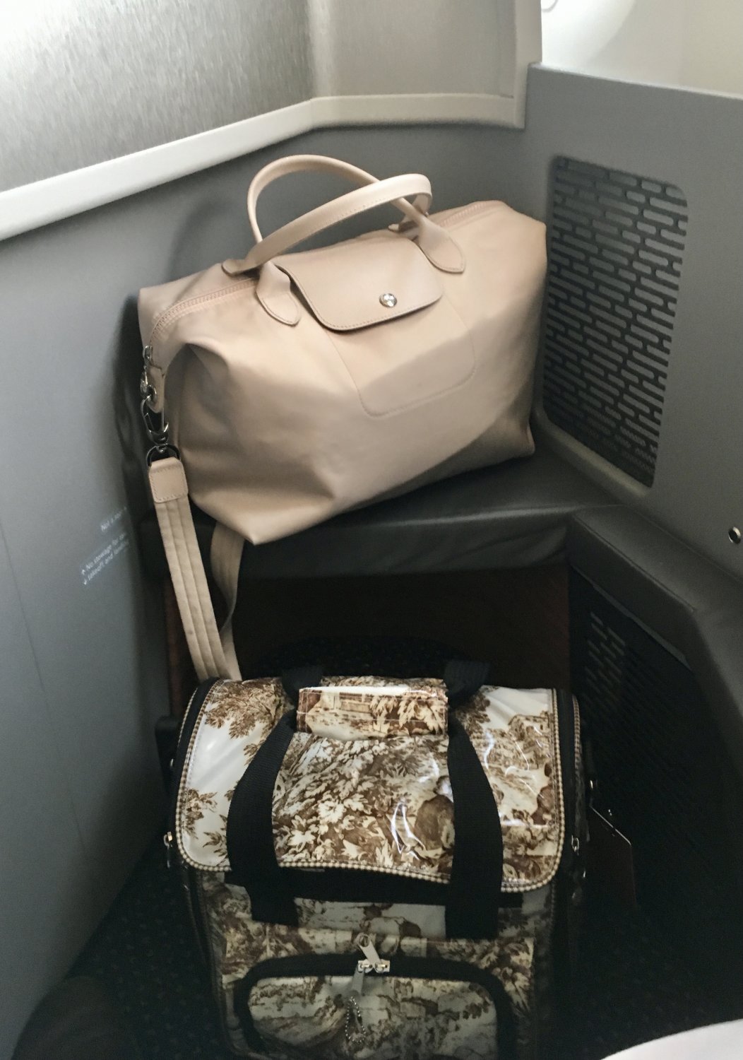 Longchamp Le Pliage Neo 1515 &acirc;�&cent; Beige ivory nylon large tote, optional long strap. Rare  17x11x7