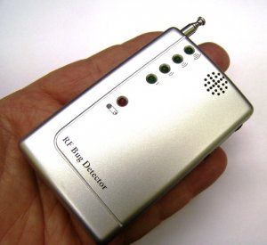 Bug and Wireless Camera Detector Mini Wireless RF Detector