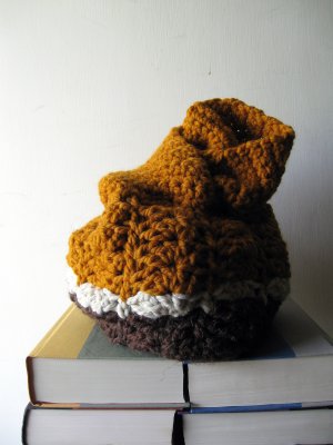 the super chub bag in butterscotch, fisherman, and barley.