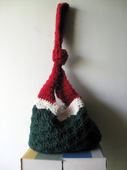 the triple bag in pine, fisherman, and cranberry.