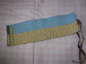 A44-Roll'em Up Crayon Roll: Doggy Theme