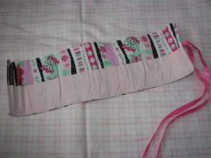 B22-Roll'em Up Crayon Roll: Flowers & Butterflies Theme