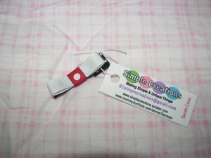 C12- White & Black Simple Clip