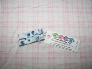 B85- Snowflake with Rhinestone Simple Clip Set