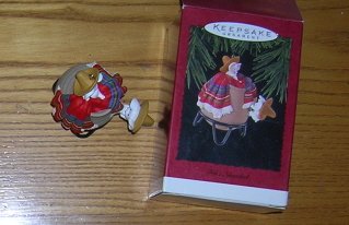1996 Feliz Navidad Hallmark Ornament