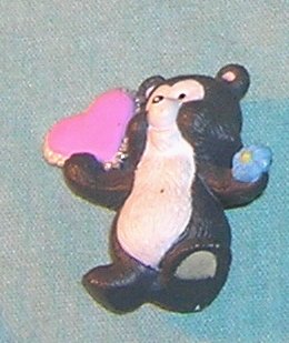 1993 Hallmark Merry Miniature Skunk with Heart