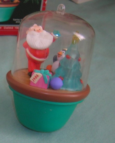 1986 Lighting the Tree Lighted Hallmark Ornament