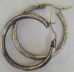 Engraved hoops earrings