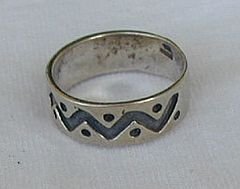 Spots silver ring