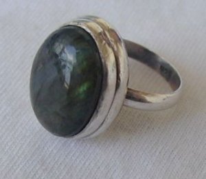 Malaya green agate