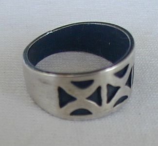 Geometric ring-B