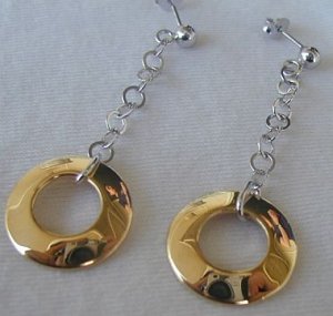 Dangling golden rings earrings