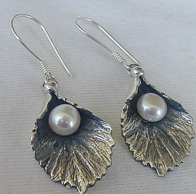 Silver pearl earrings-B
