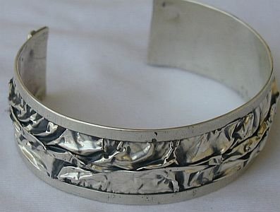 Carving bangle