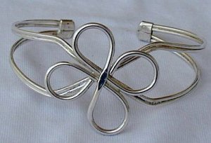 Flower bangle