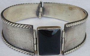 Oynx bracelet-D