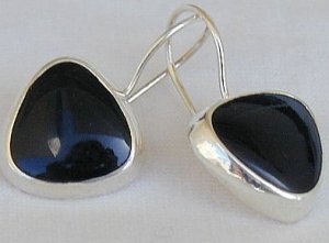 Black hearts earrings
