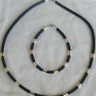 Black caucciu necklace and bracelet