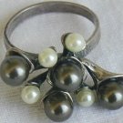 Brown and white grapes ring Brown and white grapes ring