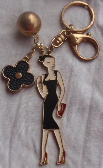 Key holder A woman with red shoes