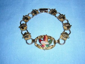 Souvenir bracelet Jasper Alberta Canadian maple leaves gold tone 1022vf