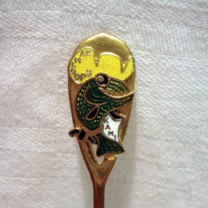 Kamloops Canada souvenir spoon Kami the carp in cowboy hat goldtone cloisonne 1186vf