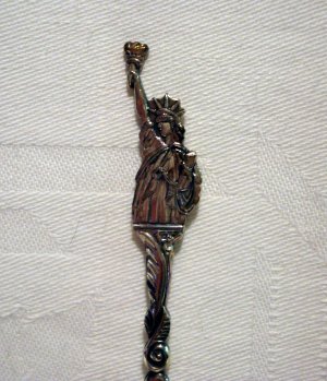 Statue of Liberty 100th birthday centennial souvenir spoon or scoop silverplate vintage 1367vf