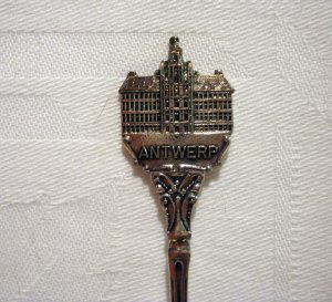 Antwerp Belgium silverplated souvenir spoon city hall made in Holland vintage 1423vf