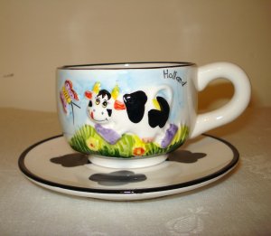 Delft Blue handpainted Holland souvenir cup saucer raised cow butterfly unused 1438vf