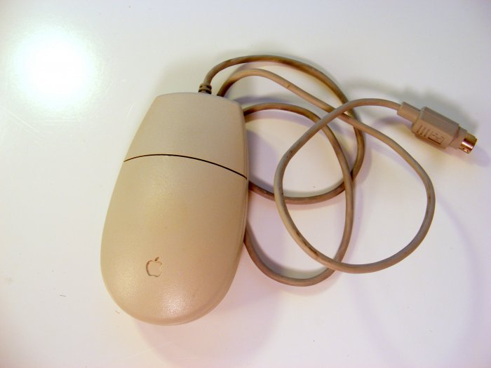Apple Desktop Bus Mouse II M2706 B47
