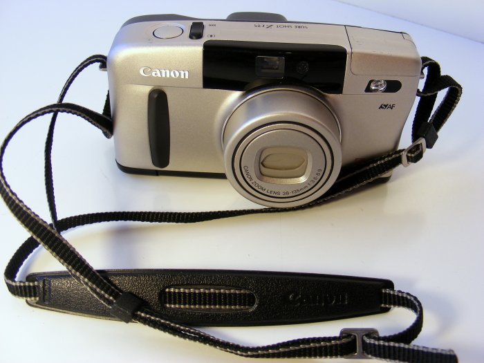 Canon Z135 SAF 35mm Film Camera with Strap 38135mm