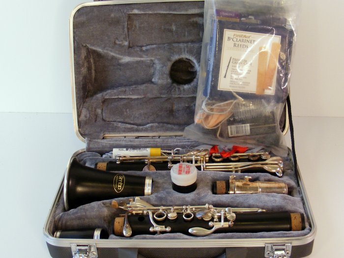 Simba B-flat Clarinet with Hard Case and Reeds