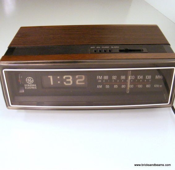Vintage GE Flip Clock Radio 74305C General Electric 1973
