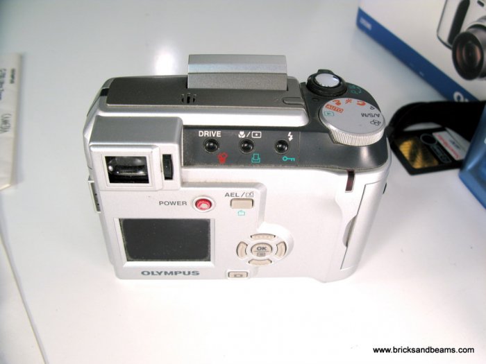 Olympus Camedia C700 2.1 Digital Camera with Box and Extras 128mb