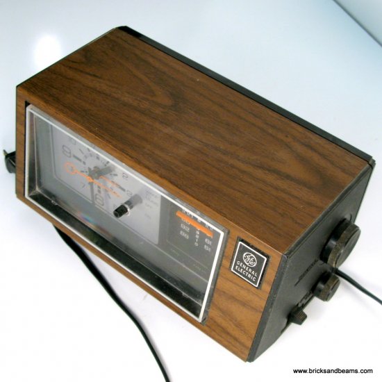 Vintage GE Clock Radio 74550C General Electric