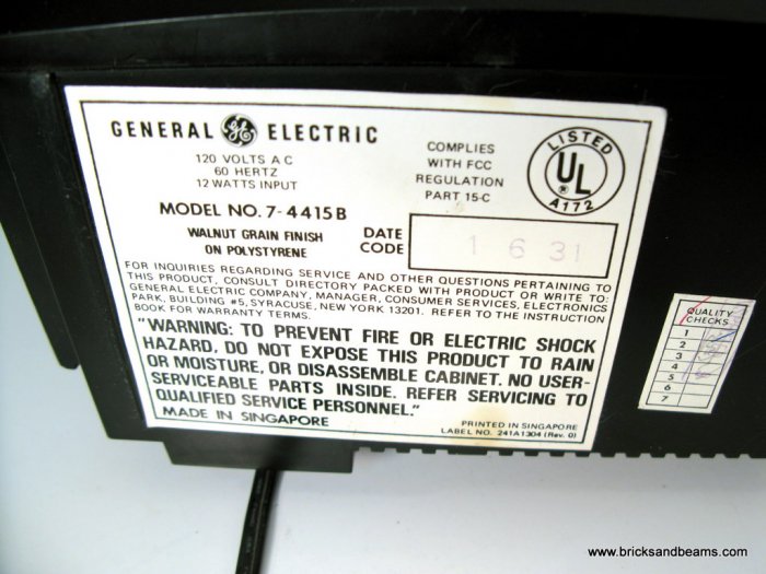 Vintage GE Flip Clock Radio 74415B General Electric Date Code 1631