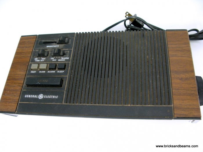 Vintage GE Clock Radio Model 74680A with TV Sound General Electric