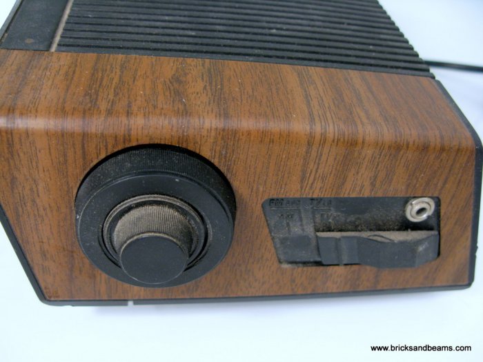 Vintage GE Clock Radio Model 74680A with TV Sound General Electric