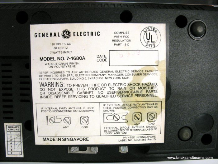 Vintage GE Clock Radio Model 74680A with TV Sound General Electric