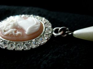 Vintage Cameo Brooch