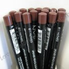 NYX Slim Pencil LIP LINER 811 NUTMEG