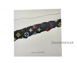 LOUIS VUITTON 2004 FALL CATALOGUE