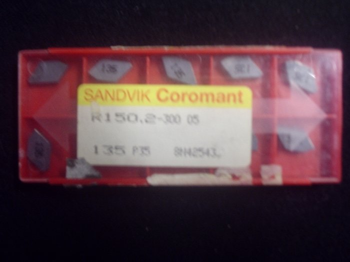 Sandvik R 150.2-300.05 Grade 135 P.38 Carbide Inserts