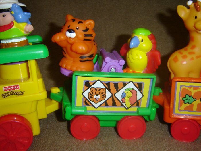 2001 Fisher Price Little People Musical Zoo Train Complete Newer FP LP