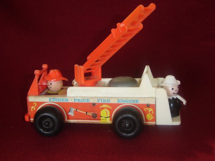 Vintage Fisher Price Little People Play Family Fire Engine 720 Complete ...