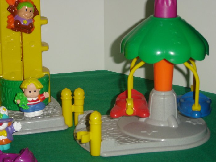 Fisher Price Little People Surprise Sounds Fun Amusement Park Carnival ...